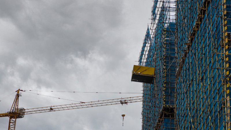 小型建筑工程队与正规公司的对比：如何选择更可靠的合作伙伴